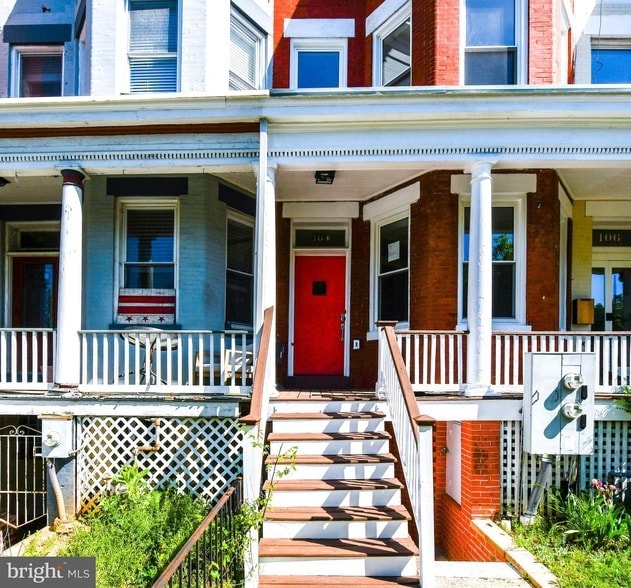 Building Photo - 104 R St NE