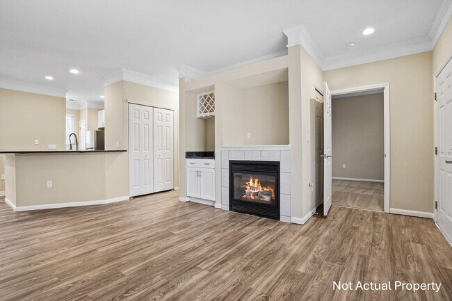 Building Photo - 4918 Stratford Pine Ln