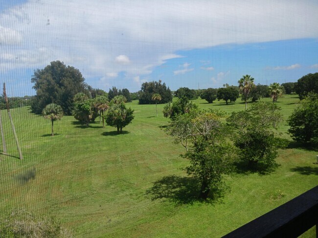 Building Photo - 4702 Fountains Dr S