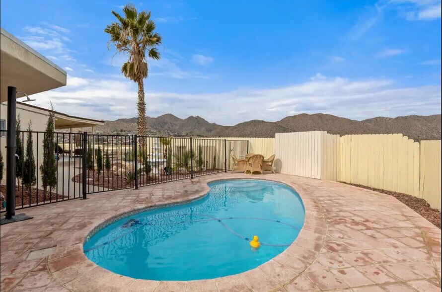 Building Photo - 7731 Arrowhead Dr