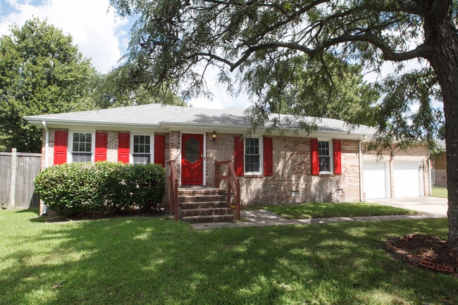 Building Photo - 1137 Chatmoss Dr