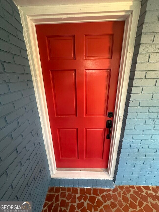 Building Photo - 6322 W Fayetteville Rd