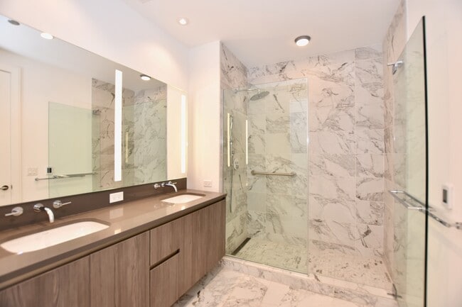 Building Photo - 60 E Randolph St