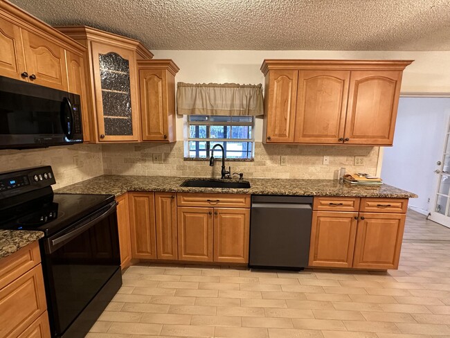 Building Photo - 22424 Thousand Pines Ln