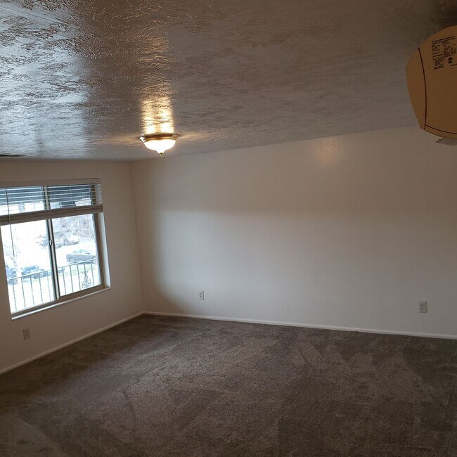Building Photo - 1 B/ 1B Pet Friendly Apartment South of BYU