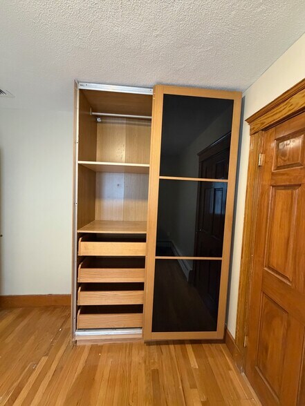 Building Photo - 33 Lafayette St