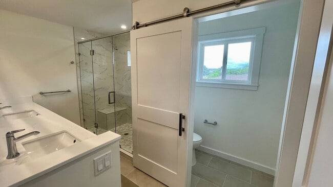 Building Photo - FULLY FURNISHED, STUNNING, BRAND NEW CONST...