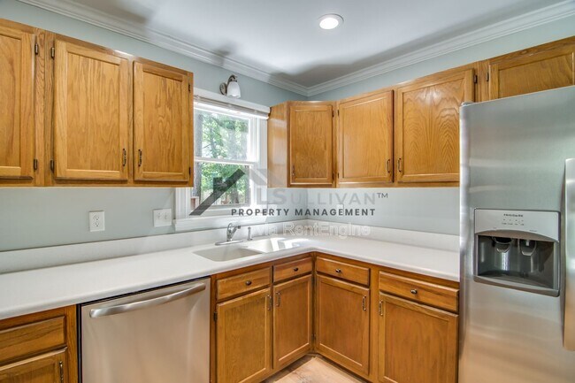 Building Photo - 5500 Fortunes Ridge Dr