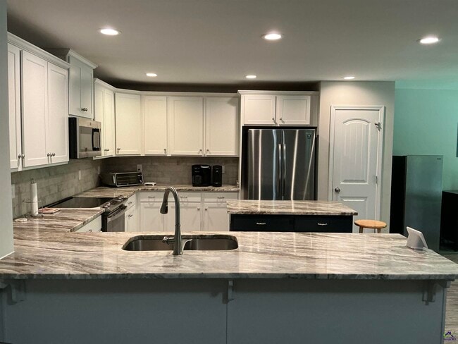 Building Photo - 613 Broderick Cir