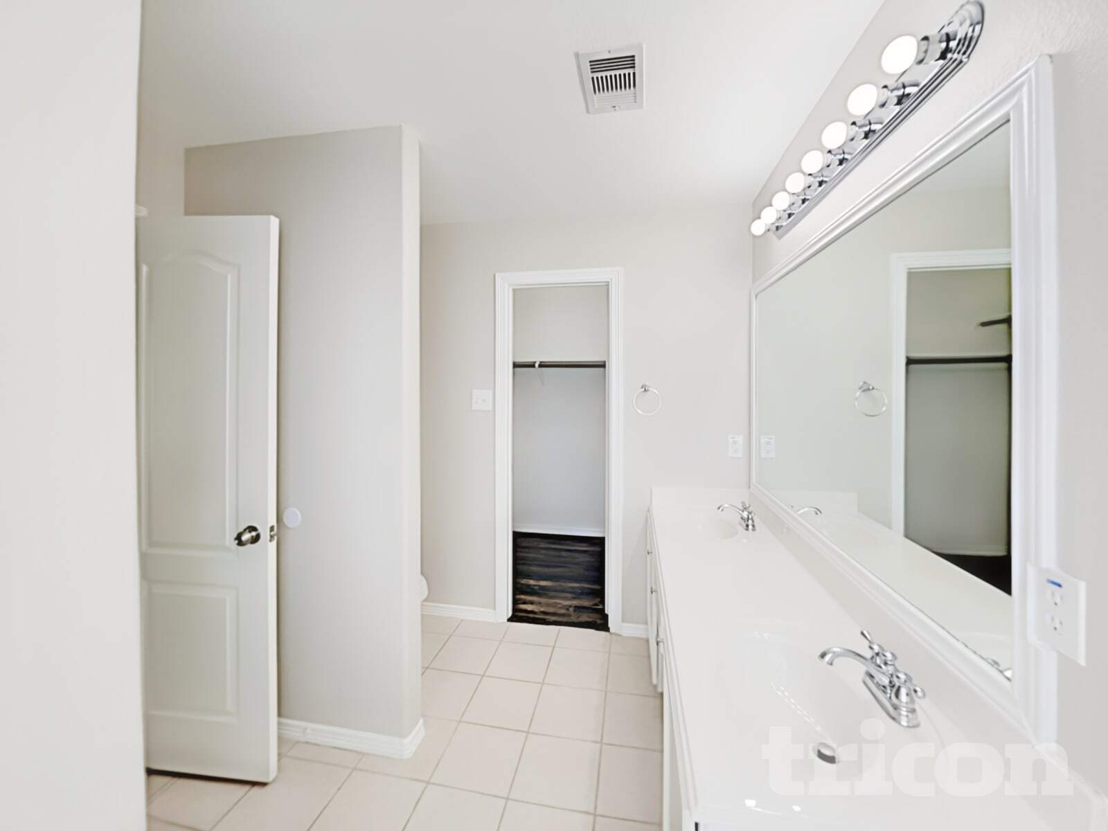 Building Photo - 2002 Briar Grove Dr