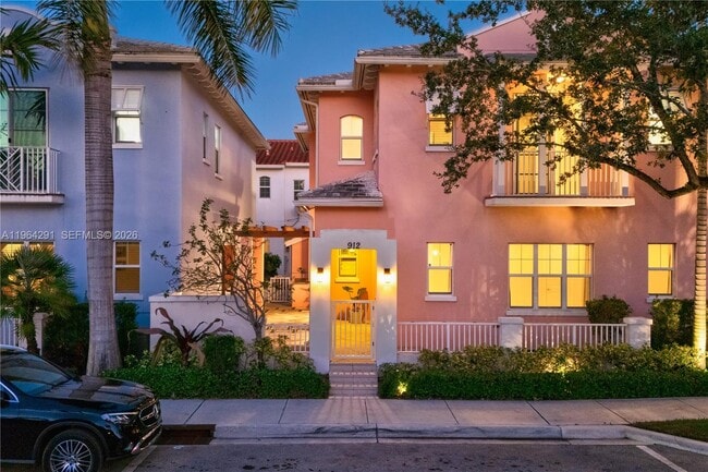 Building Photo - 912 NE 17th Way