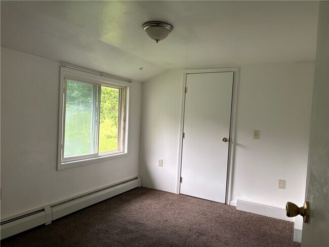 Building Photo - 10647 Pinewood Ave