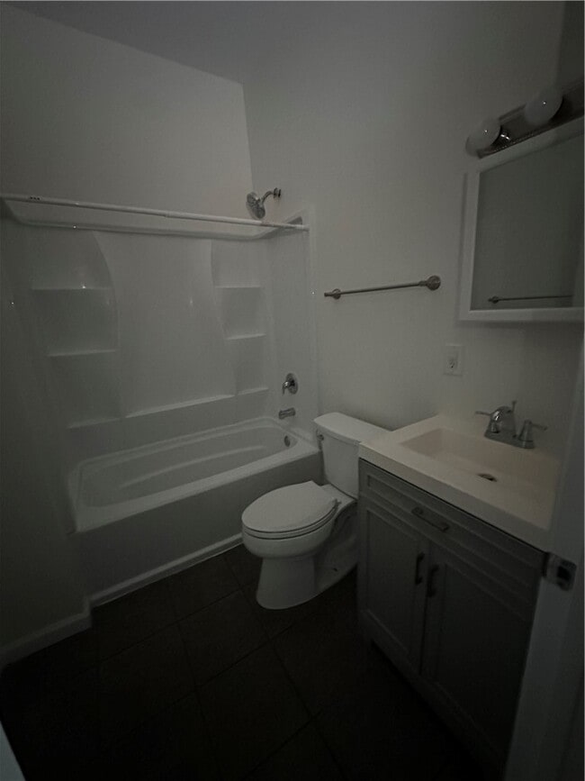 Building Photo - 1045 S Clinton Ave