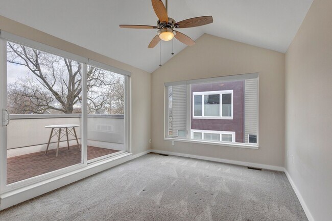 Building Photo - 1561 E 118th St