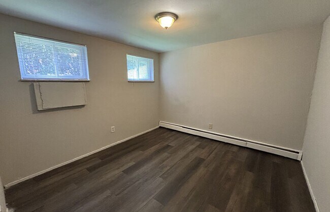 Building Photo - 3233 Whitfield Ave