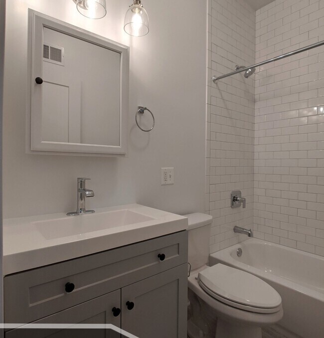 Building Photo - 3405 W Fullerton Ave