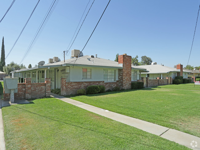 Primary Photo - College Apartments