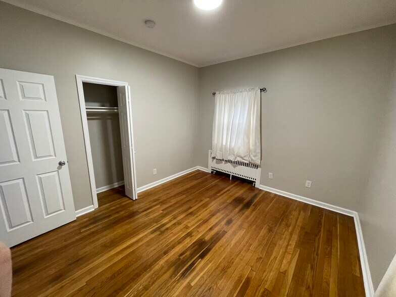 Building Photo - 288 2nd Ave W