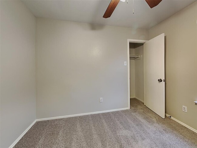 Building Photo - 15810 Murrelet Ct