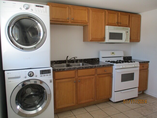 Building Photo - 8721 S Keeler Ave