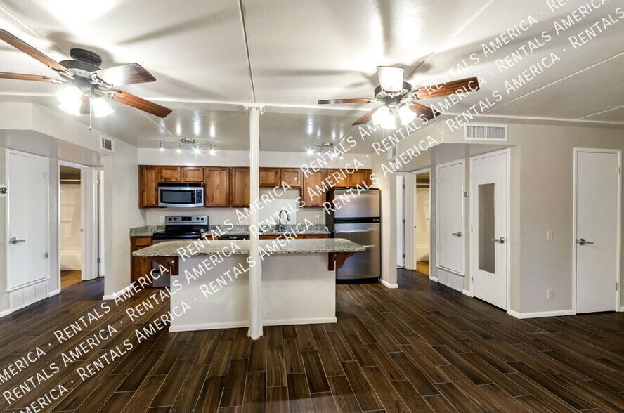 Building Photo - 55 N Cherry Ave