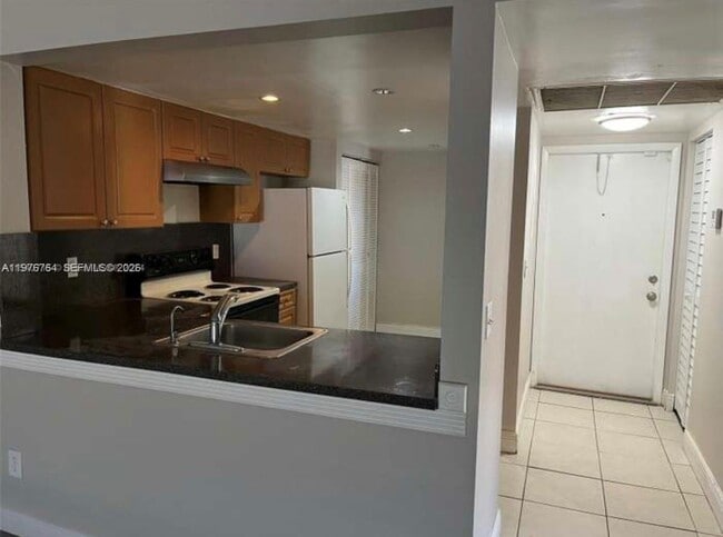 Building Photo - 851 NE 207th Terrace