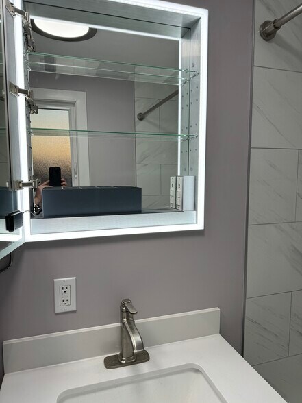 bathroom - 1818 Ashland Ave