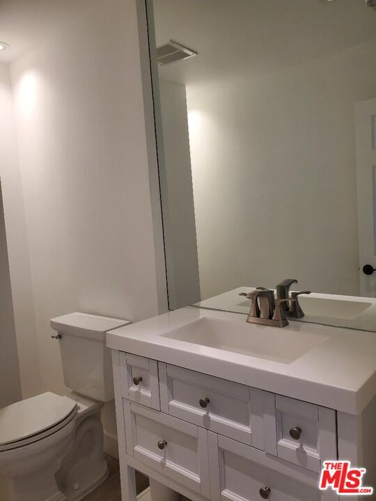 Building Photo - 10751 Wilshire Blvd