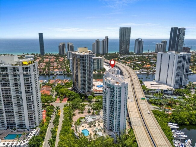 Building Photo - 19400 Turnberry Way