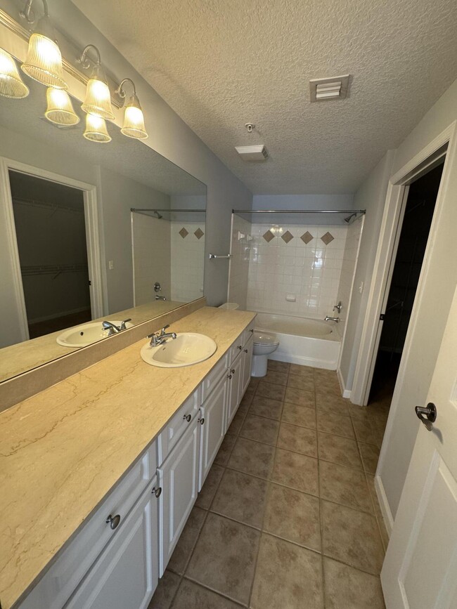Building Photo - 224 Murcia Dr