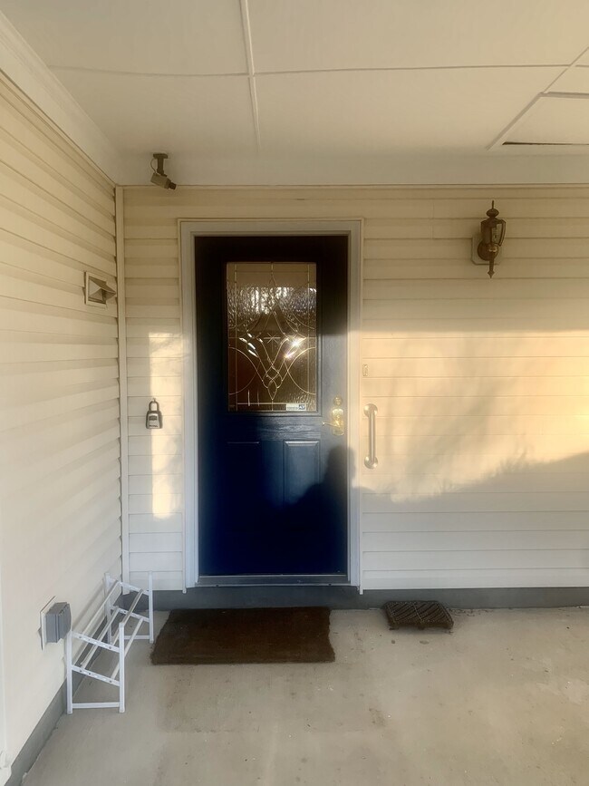 Building Photo - 9616 Whitecedar Ct