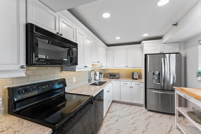 Building Photo - 300 Ocean Trail Way