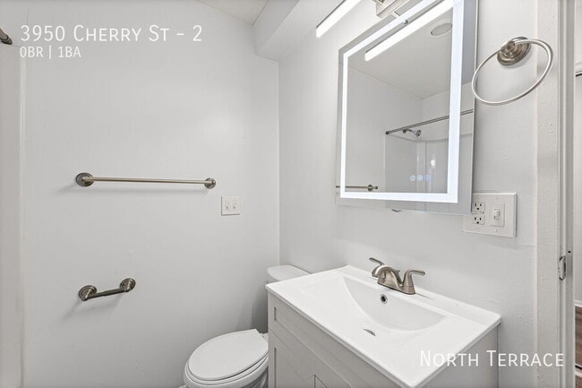 Building Photo - 3950 N Cherry St