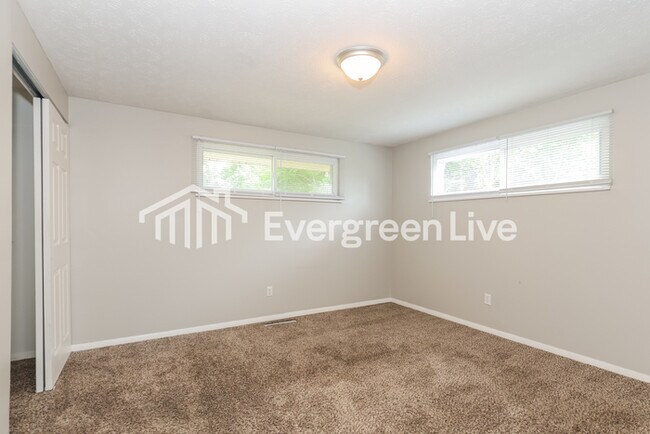 Building Photo - 5013 Tewksebury Dr