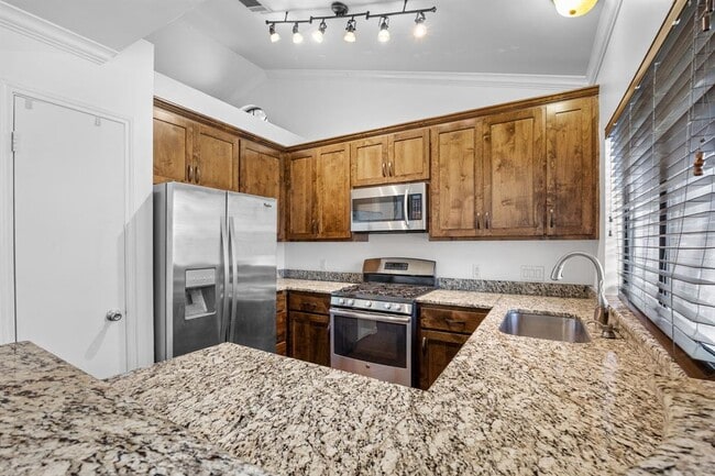 Building Photo - 12800 Meehan Dr