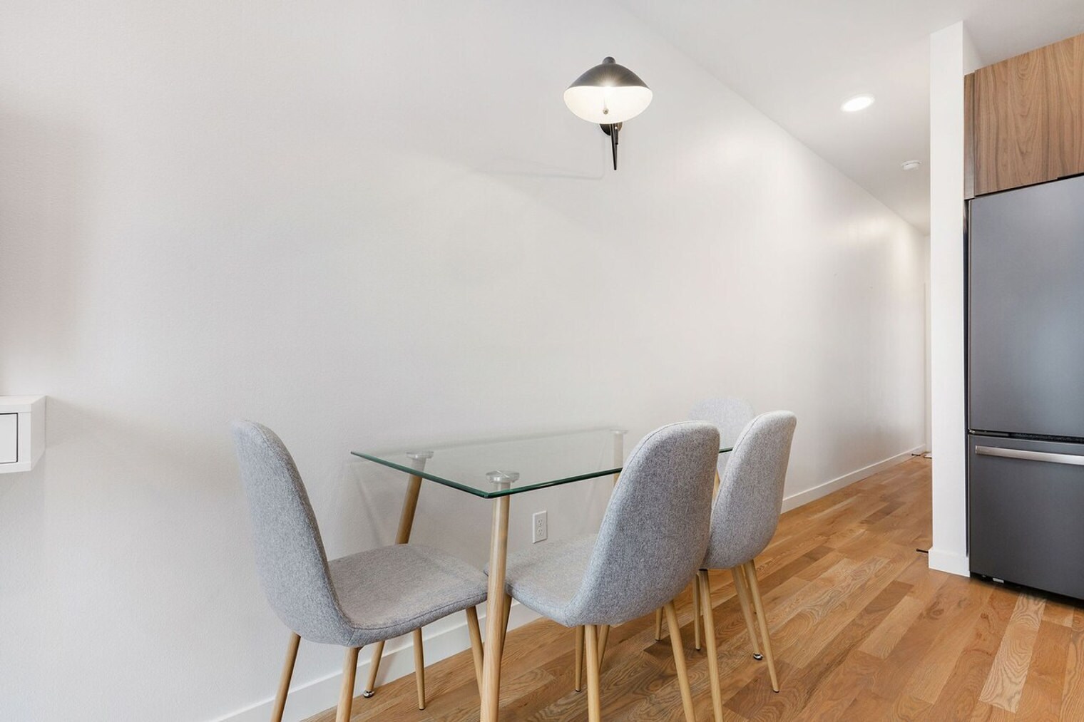 Building Photo - 905 17th Ave