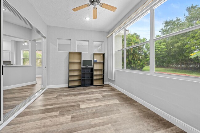 Building Photo - 3033 SE Brierwood Pl