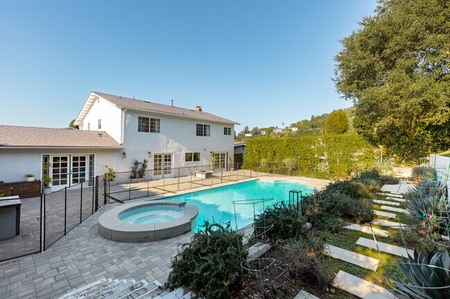 Building Photo - 3156 Dona Emilia Dr