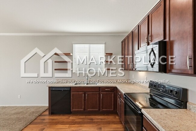 Building Photo - 5309 S 18th Pl