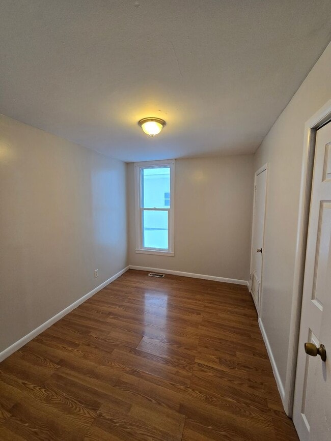 Building Photo - 2317 Richmond Ave