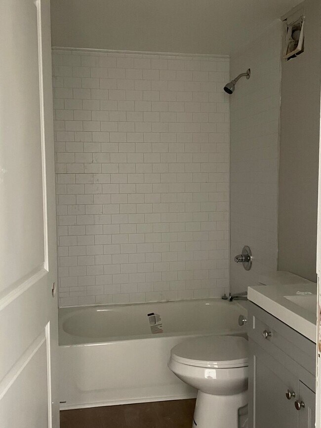 Interior Photo - Le Seventy Three Ninety Three