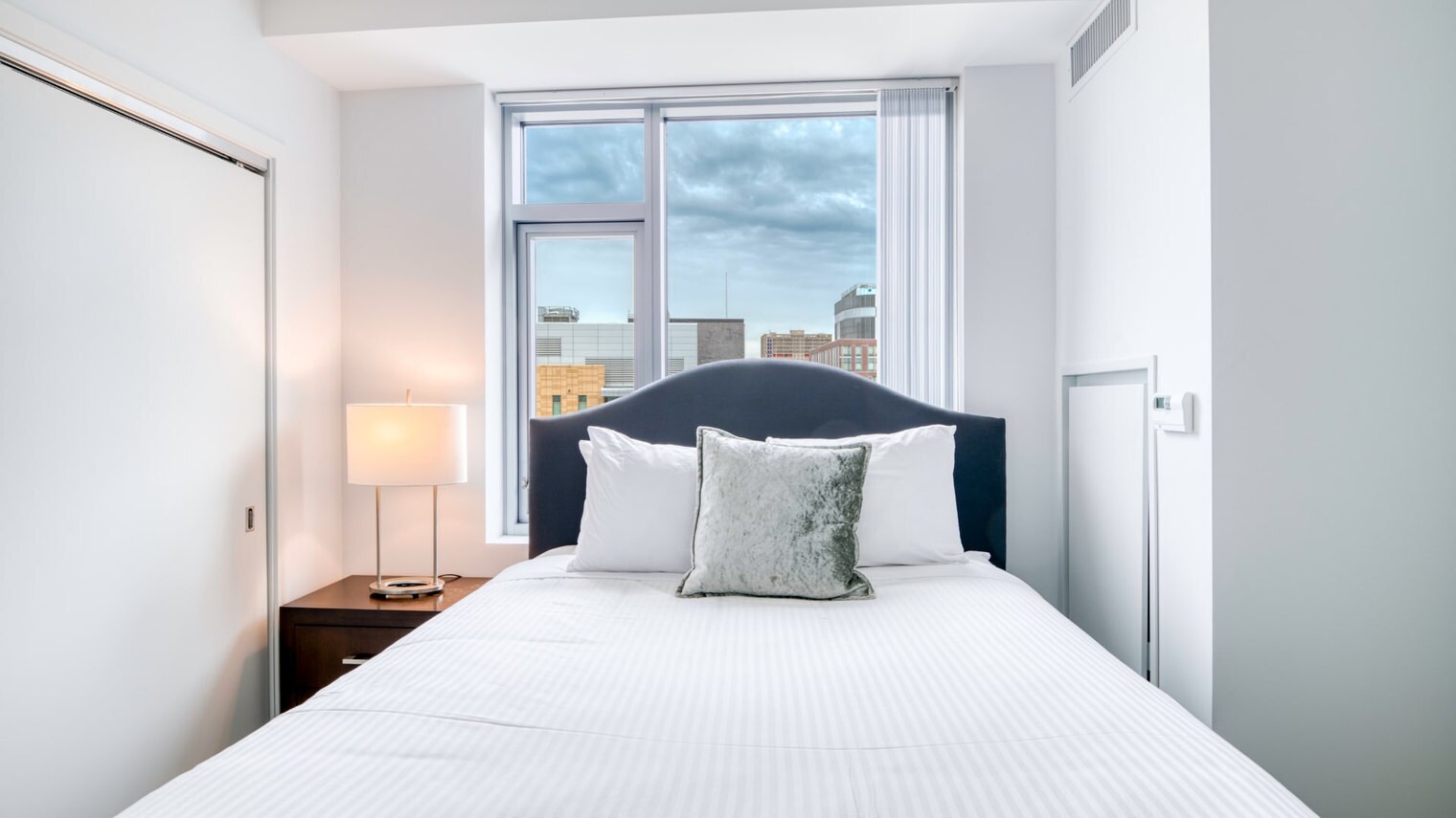 Building Photo - 250 Kendall St