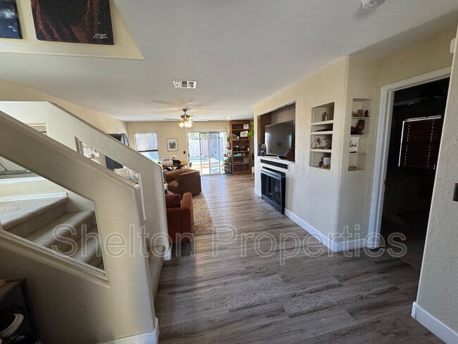 Building Photo - 22831 W Mesquite Dr