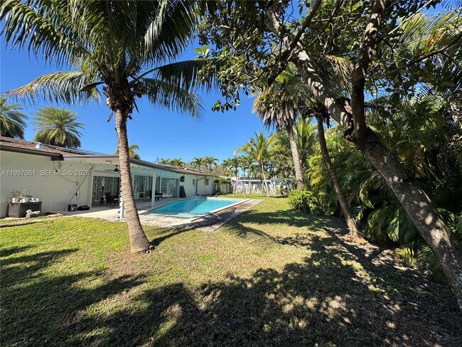 Building Photo - 13451 SW 74th Ave