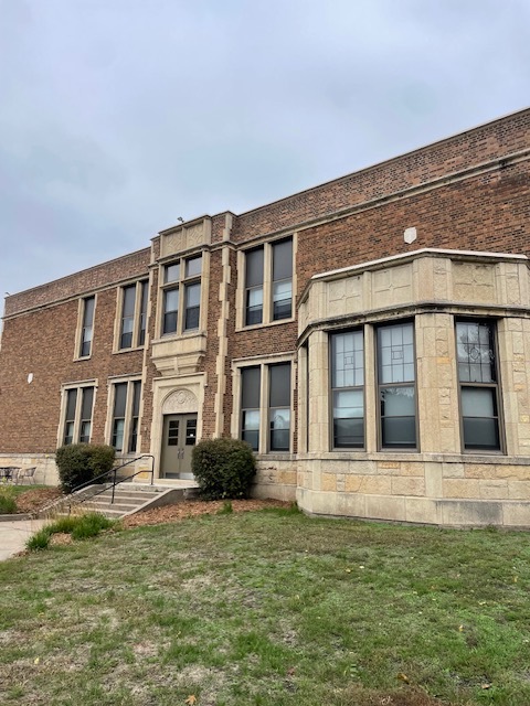 Building Photo - Central Square