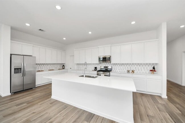 Building Photo - 13407 Harbor Pt Dr