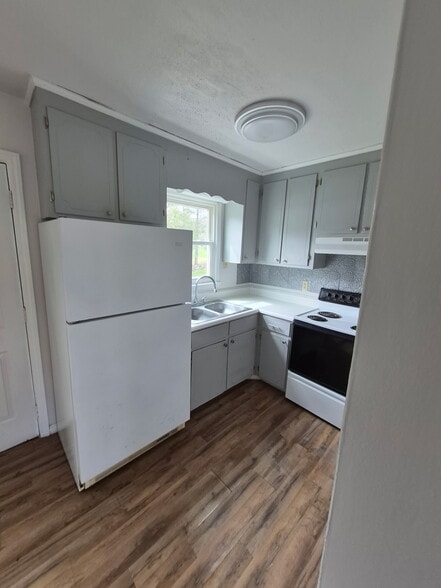 Building Photo - 108 Lewis Ln