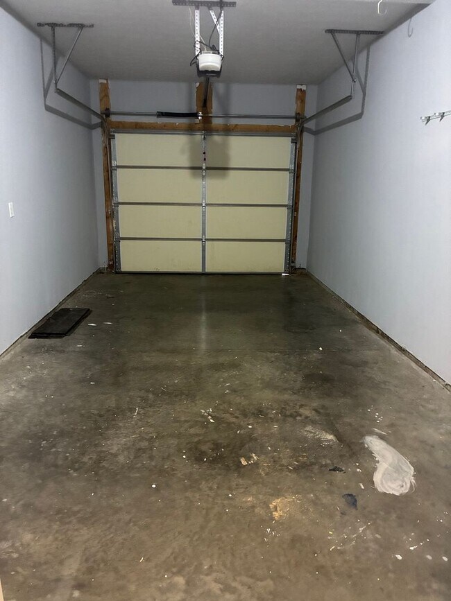 Building Photo - 137 Twin Lakes Dr