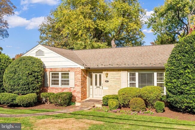 Building Photo - 3867 Chesterbrook Rd