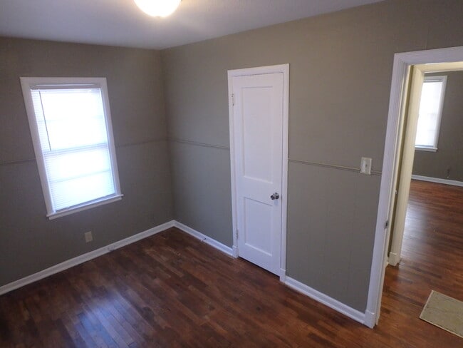 Building Photo - 1824 SW Cherokee St